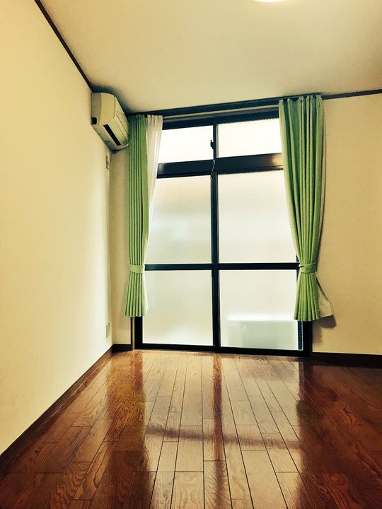 個室 - ★オタクの方大歓迎★駅チカ} - ルームシェアルームメイト