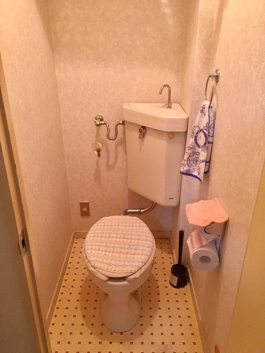 トイレ - 新宿御苑前２dkルームメイト募集} - ルームシェアルームメイト