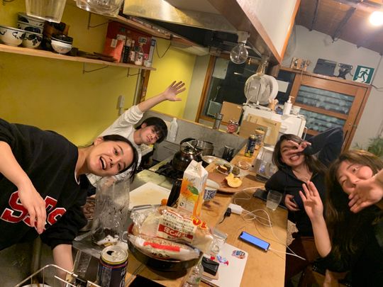 キッチン - 【お米とお酒付きシェアハウス】池袋。あと女性一名募集中} - ルームシェアルームメイト